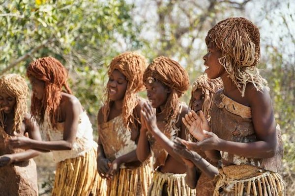 Les Danses Traditionnelles du Désert