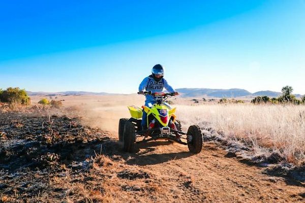 Quelles sont les précautions à prendre pour faire du quad dans les déserts ?